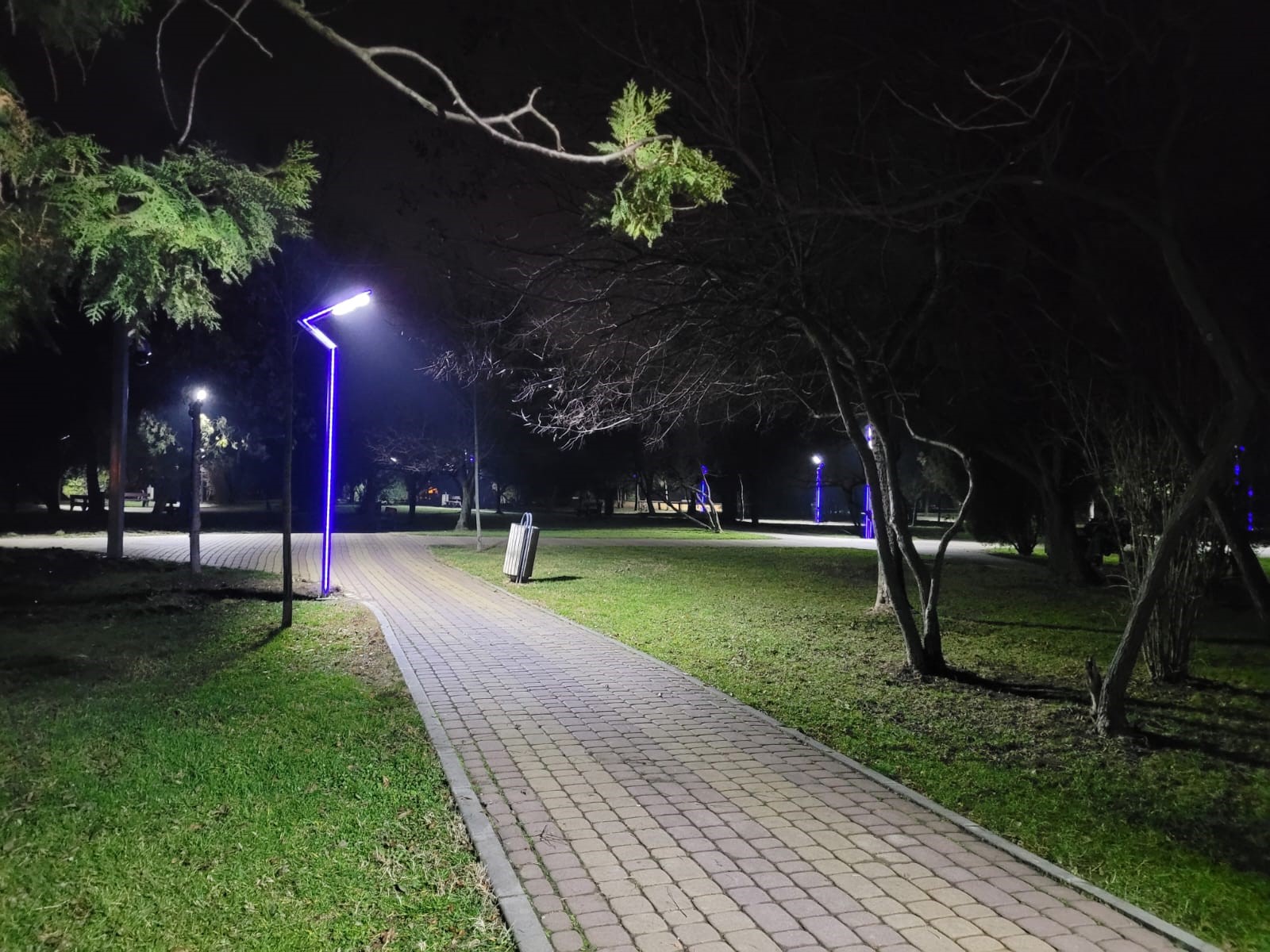 Iluminat eco, în două din parcurile Sectorului 3